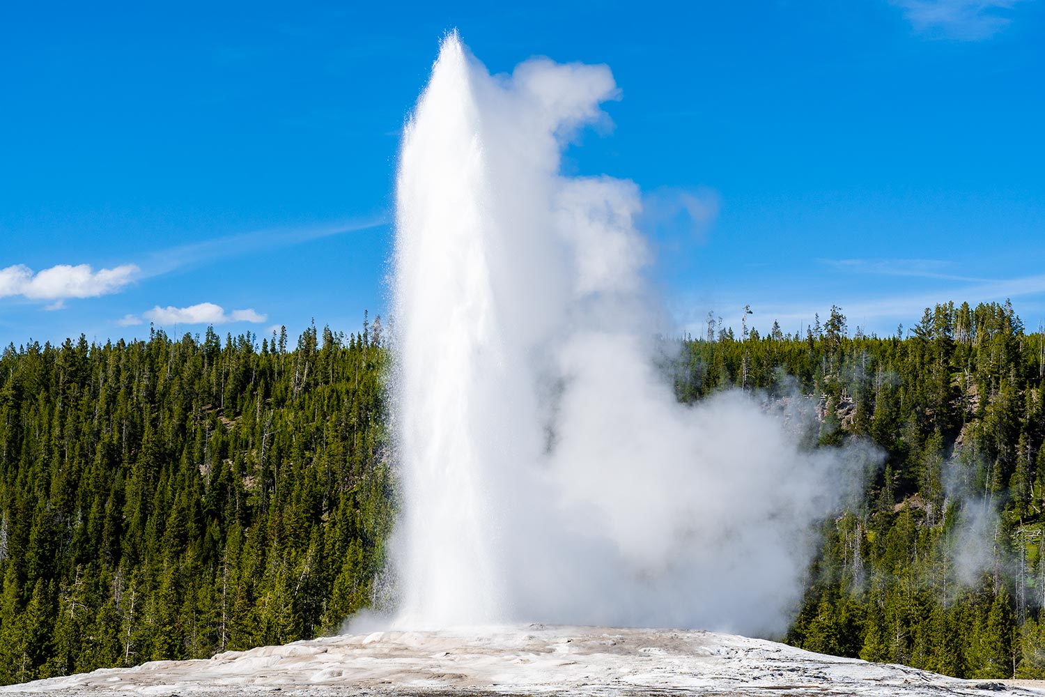 Old Faithful, Yellowstone National Park, Wyoming, United States