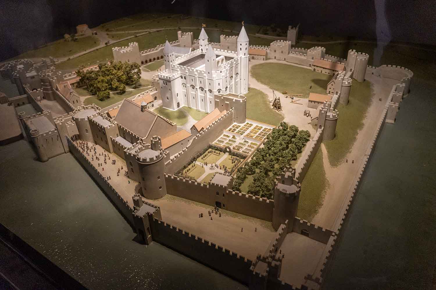 tower of london how to visit