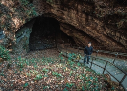 Ace and Mammoth Cave, Mammoth Cave National Park, Kentucky, United States 3000 x 2000