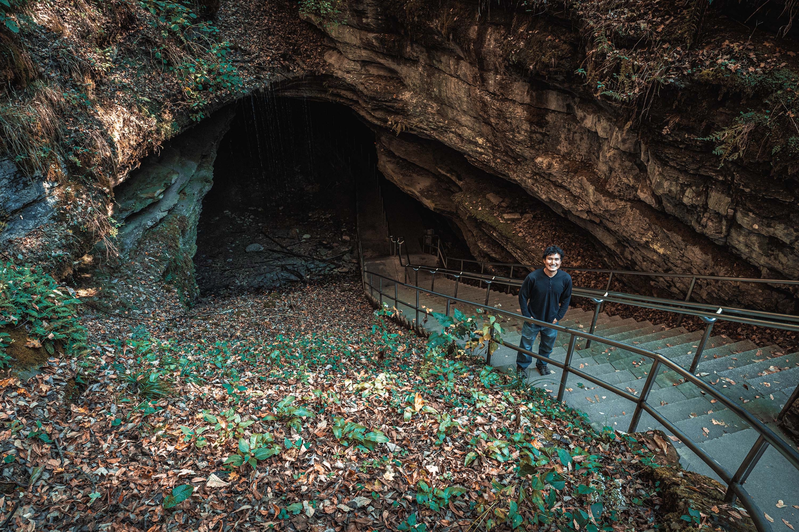 Ace and Mammoth Cave, Mammoth Cave National Park, Kentucky, United States 3000 x 2000